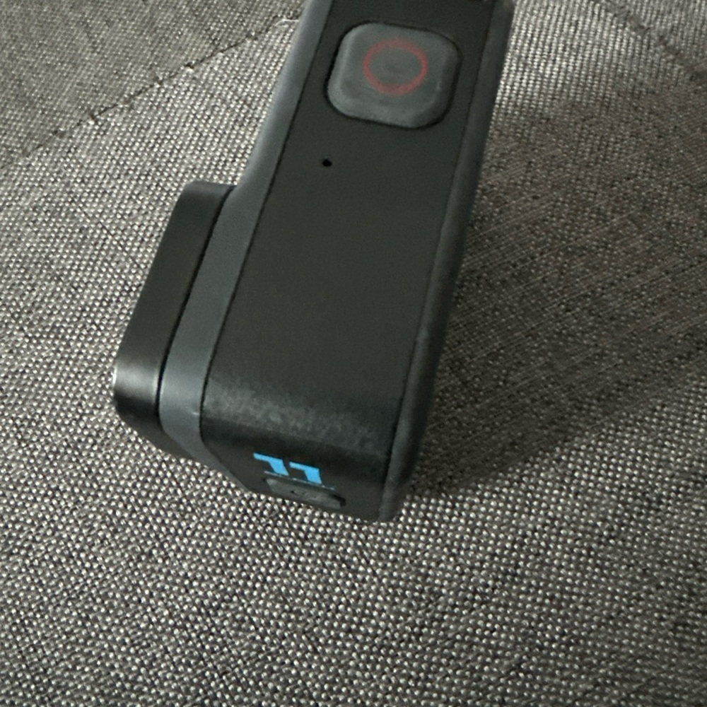 Go Pro 11 black camera with 12 piece accessories. - Picture 3 of 12